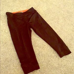 Black cropped leggings
